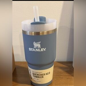 NWT Stanley Quencher H2.0
FlowState 20oz Tumbler
Straw Cup. Color Indigo